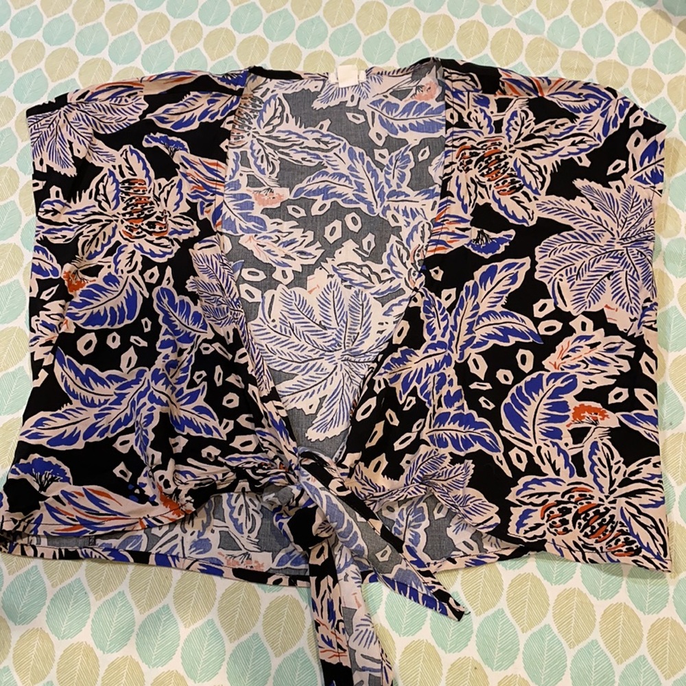 2 piece short set. - Picture 3 of 3